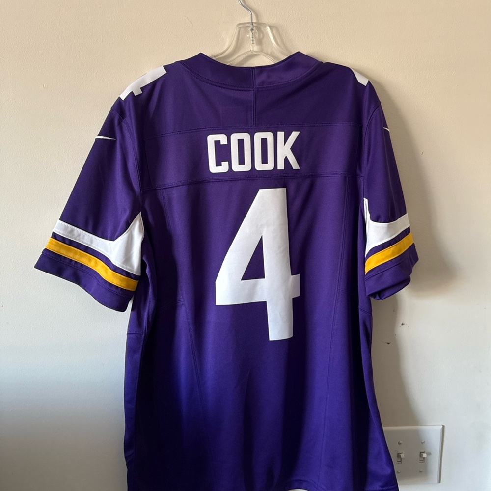 Nike Purple and White Men's Jersey - Picture 6 of 6